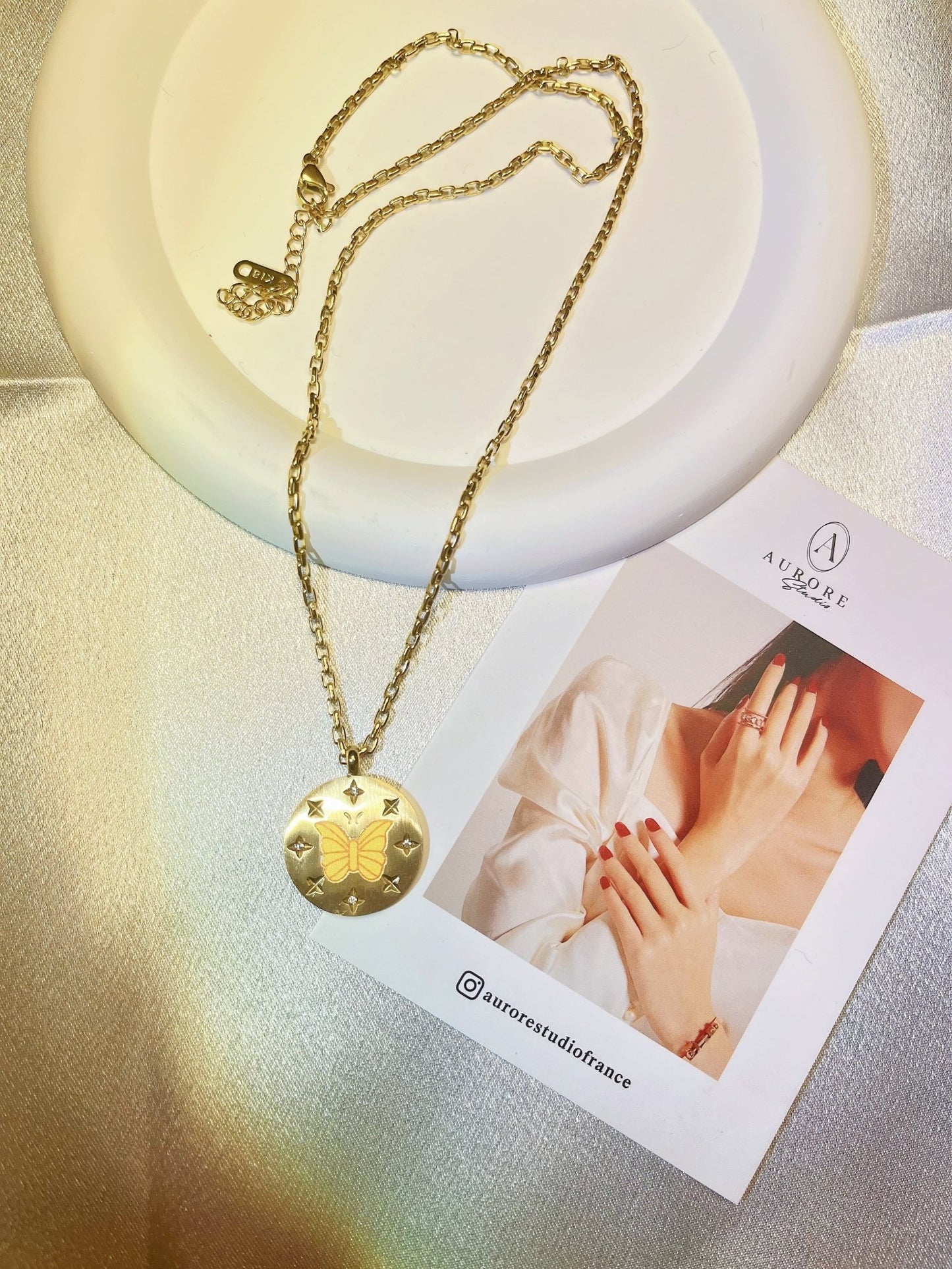 Collier pendentif Papillon et Etoiles acier inoxydable et plaqué or - Aurore Studio