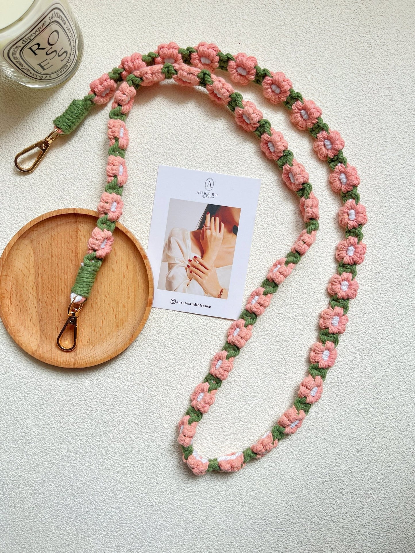 Lanière de Téléphone en Fleurs Crochetées Accessoire Bohème Fait Main - Aurore Studio