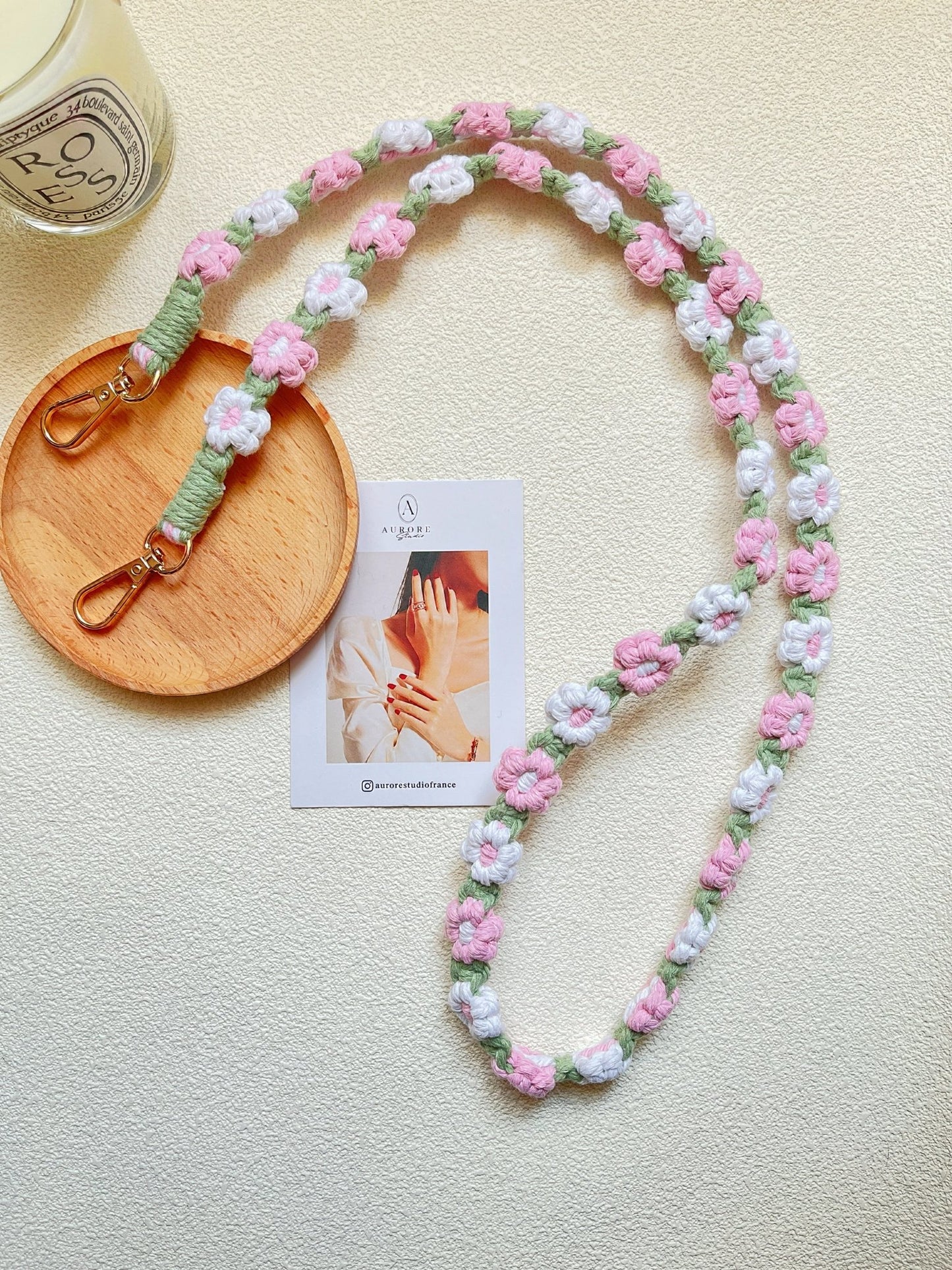 Lanière de Téléphone en Fleurs Crochetées Accessoire Bohème Fait Main - Aurore Studio