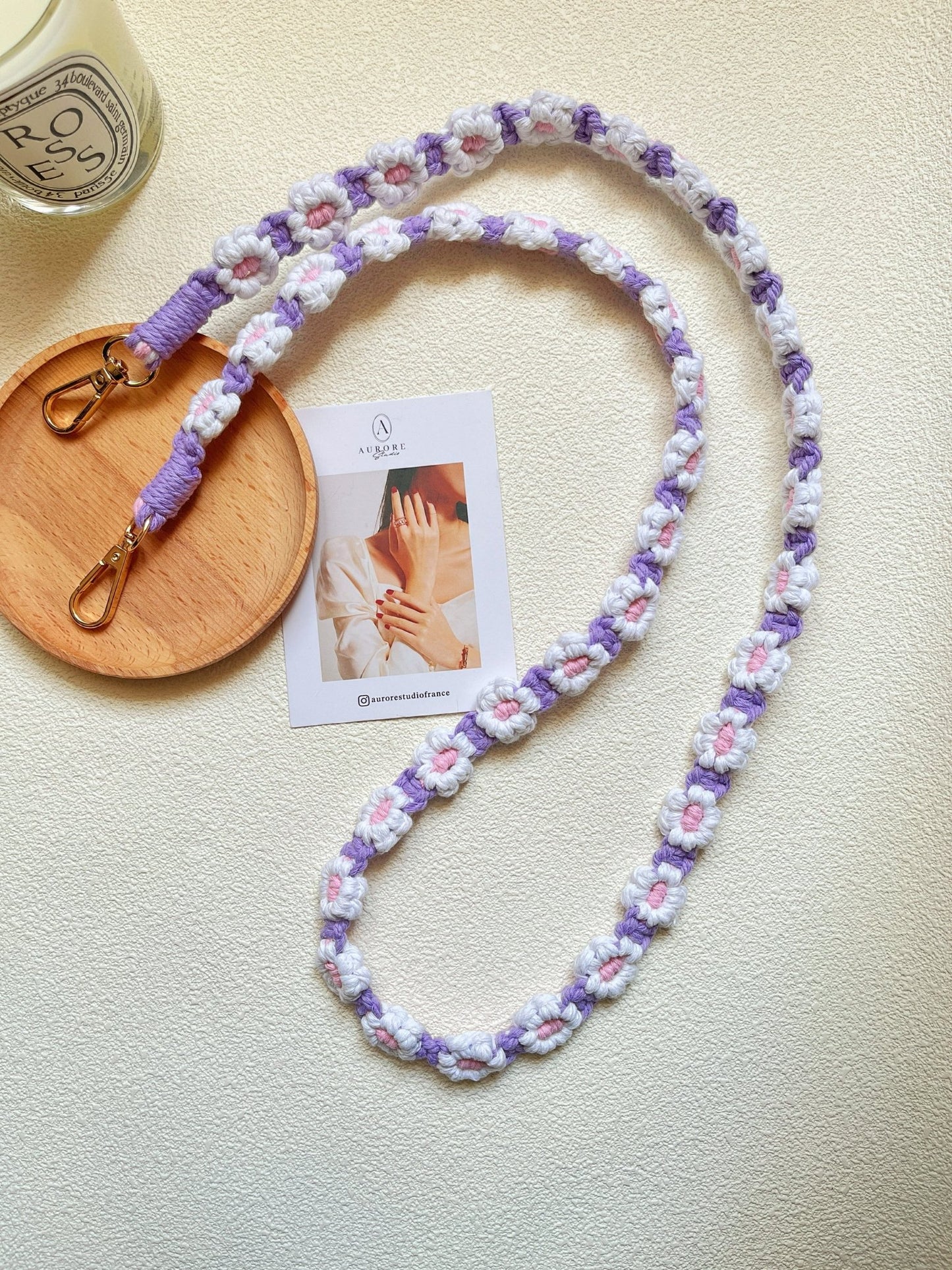 Lanière de Téléphone en Fleurs Crochetées Accessoire Bohème Fait Main - Aurore Studio