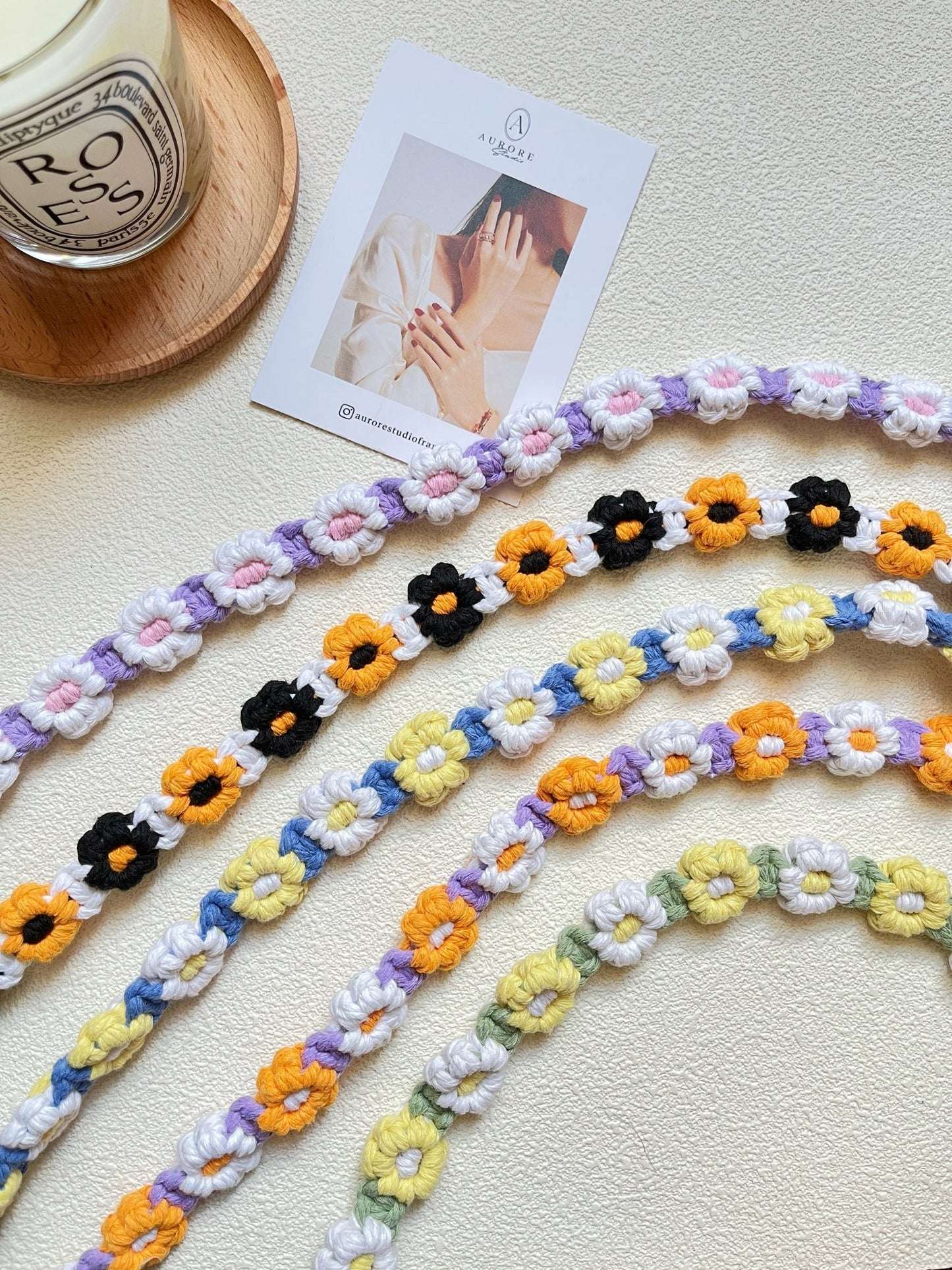Lanière de Téléphone en Fleurs Crochetées Accessoire Bohème Fait Main - Aurore Studio