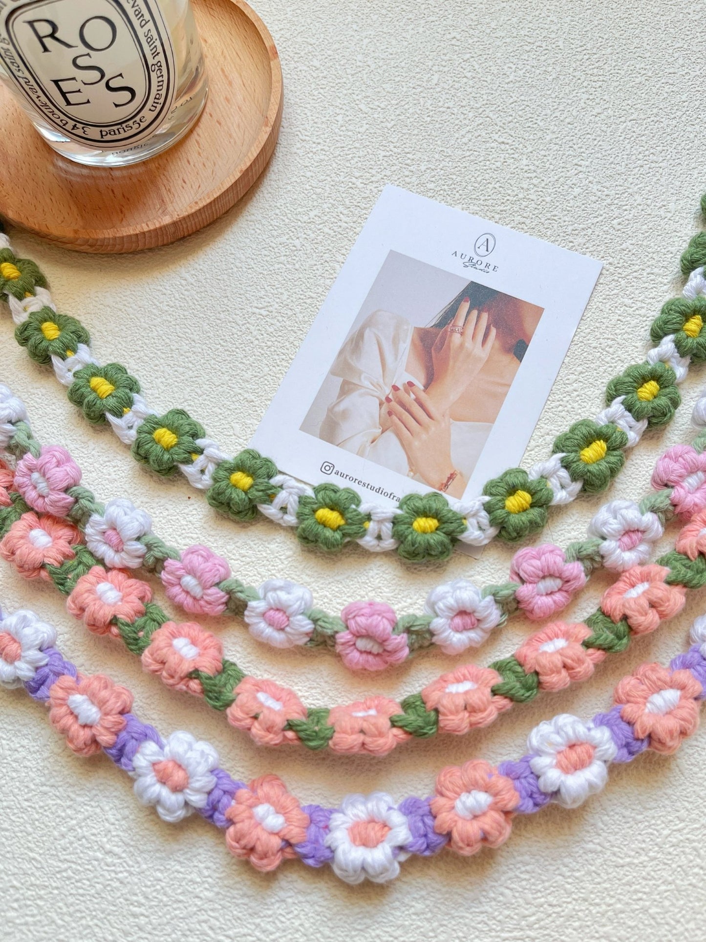 Lanière de Téléphone en Fleurs Crochetées Accessoire Bohème Fait Main - Aurore Studio