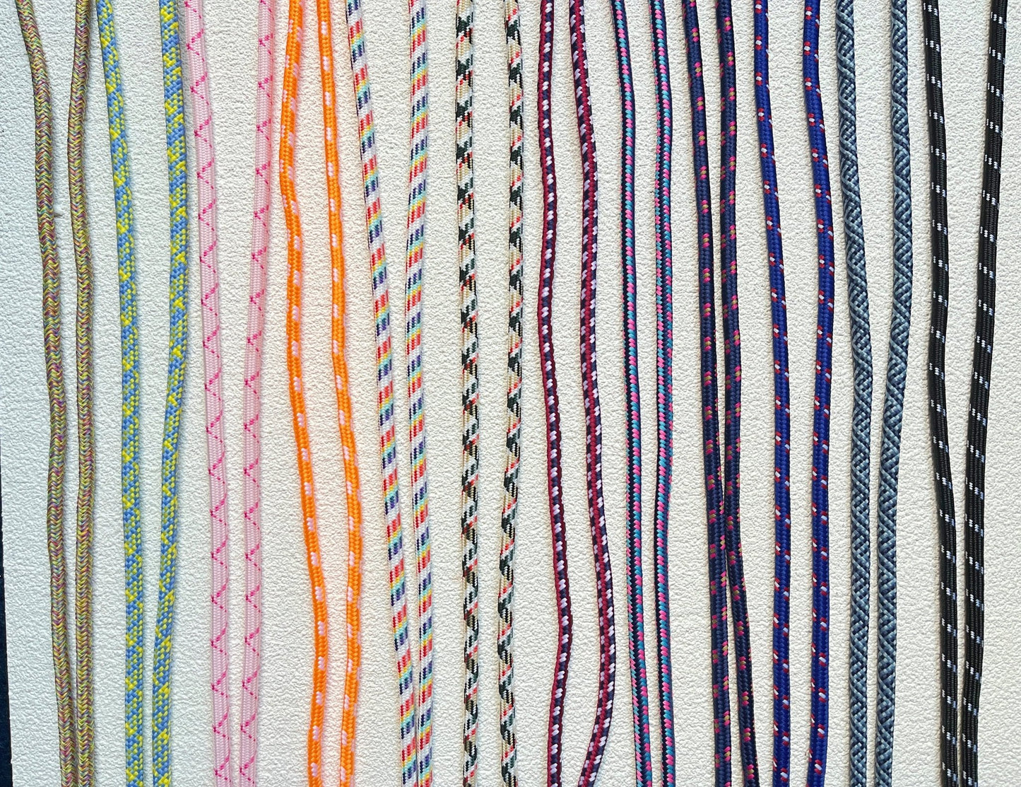 Lanière de Téléphone Universelle Réglable | Cordon Résistant 6mm en 12 Couleurs - Aurore Studio