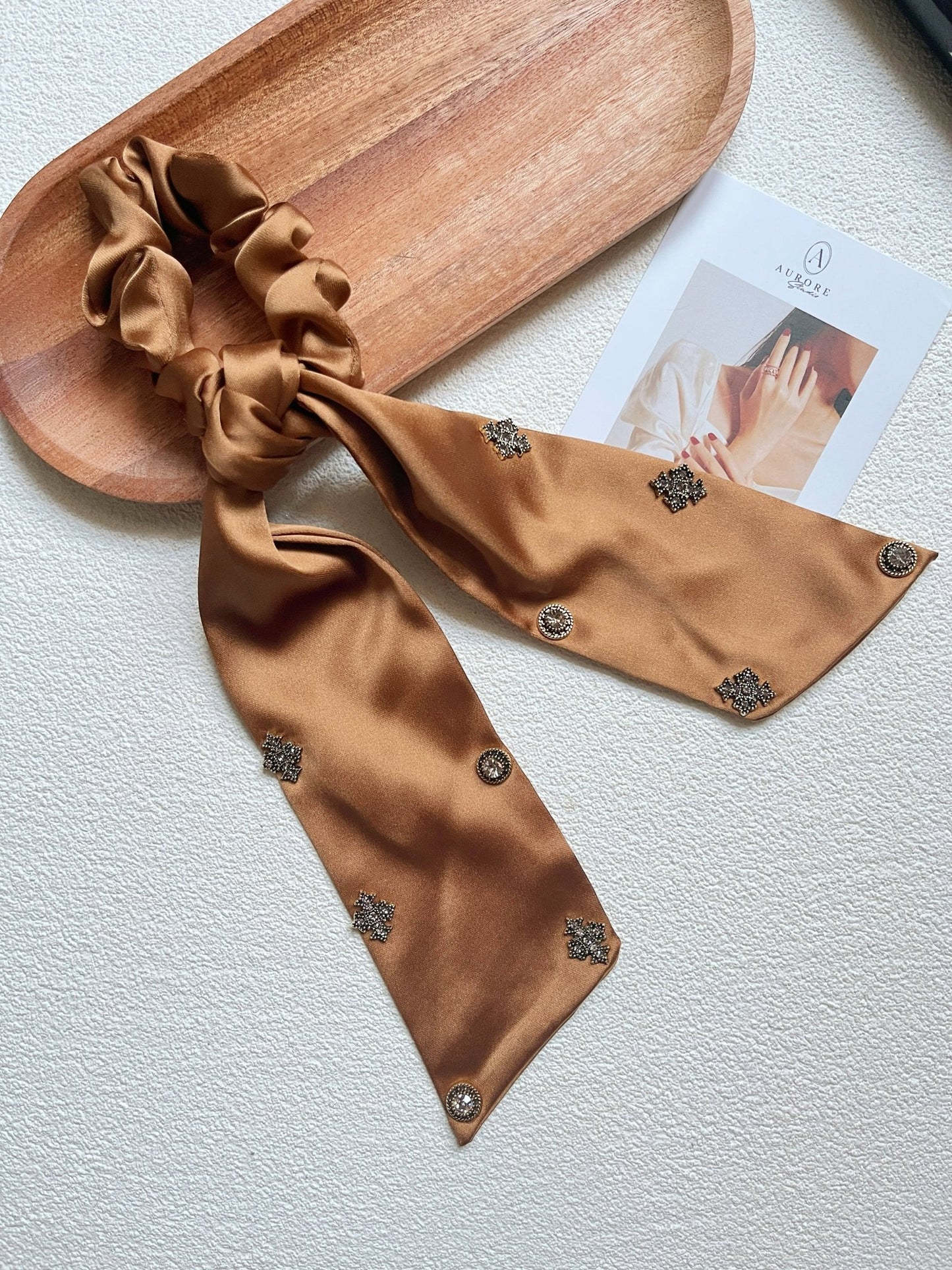 Chouchou en Satin avec Strass | Accessoire Cheveux Chic Style Coréen - Aurore Studio