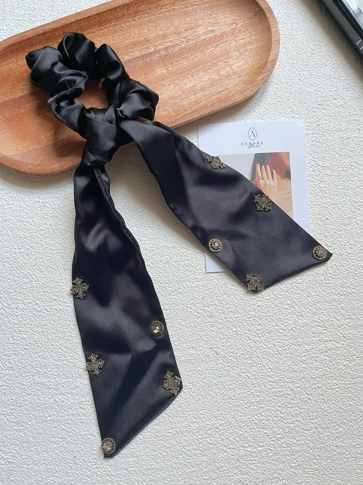 Chouchou en Satin avec Strass | Accessoire Cheveux Chic Style Coréen - Aurore Studio