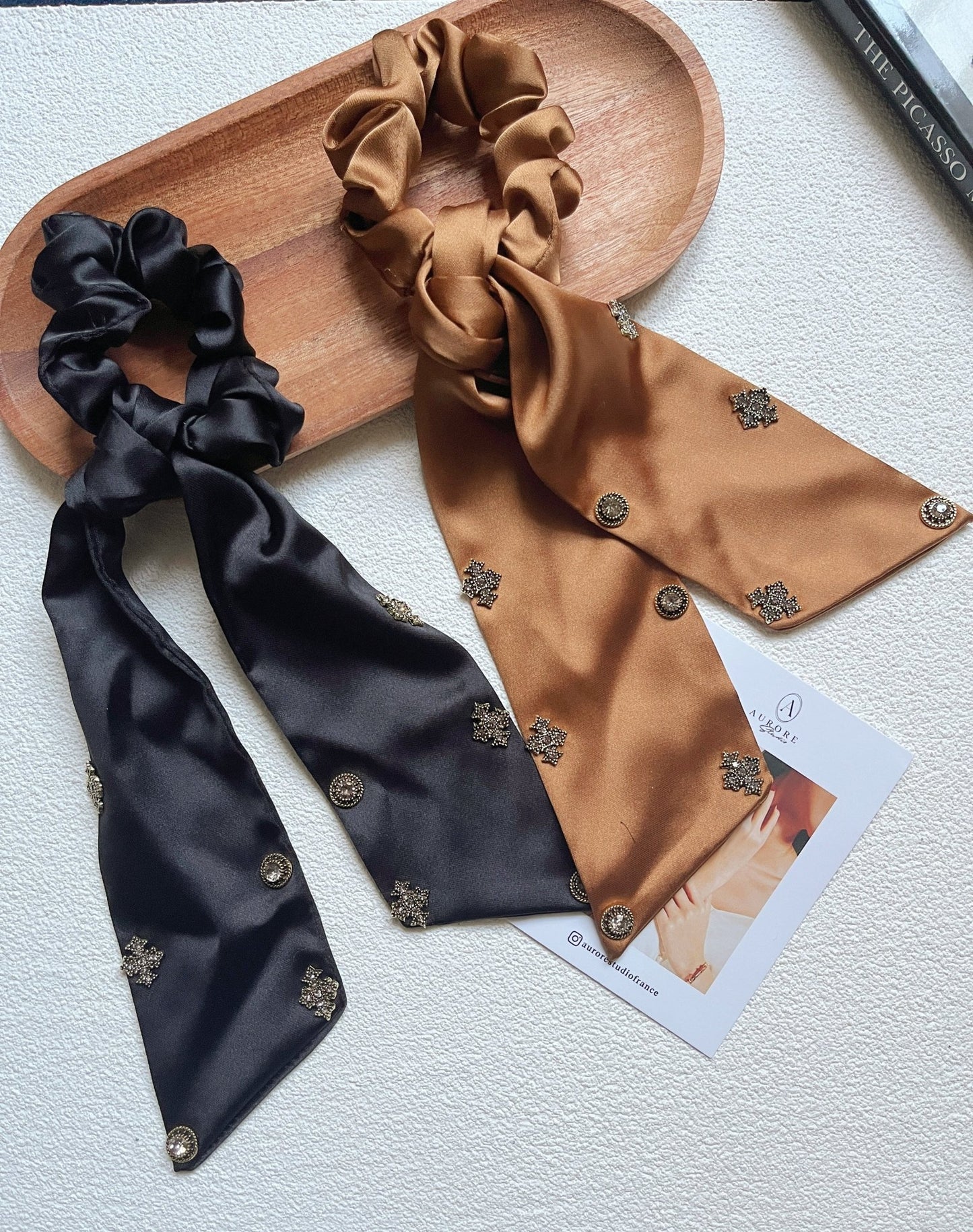Chouchou en Satin avec Strass | Accessoire Cheveux Chic Style Coréen - Aurore Studio