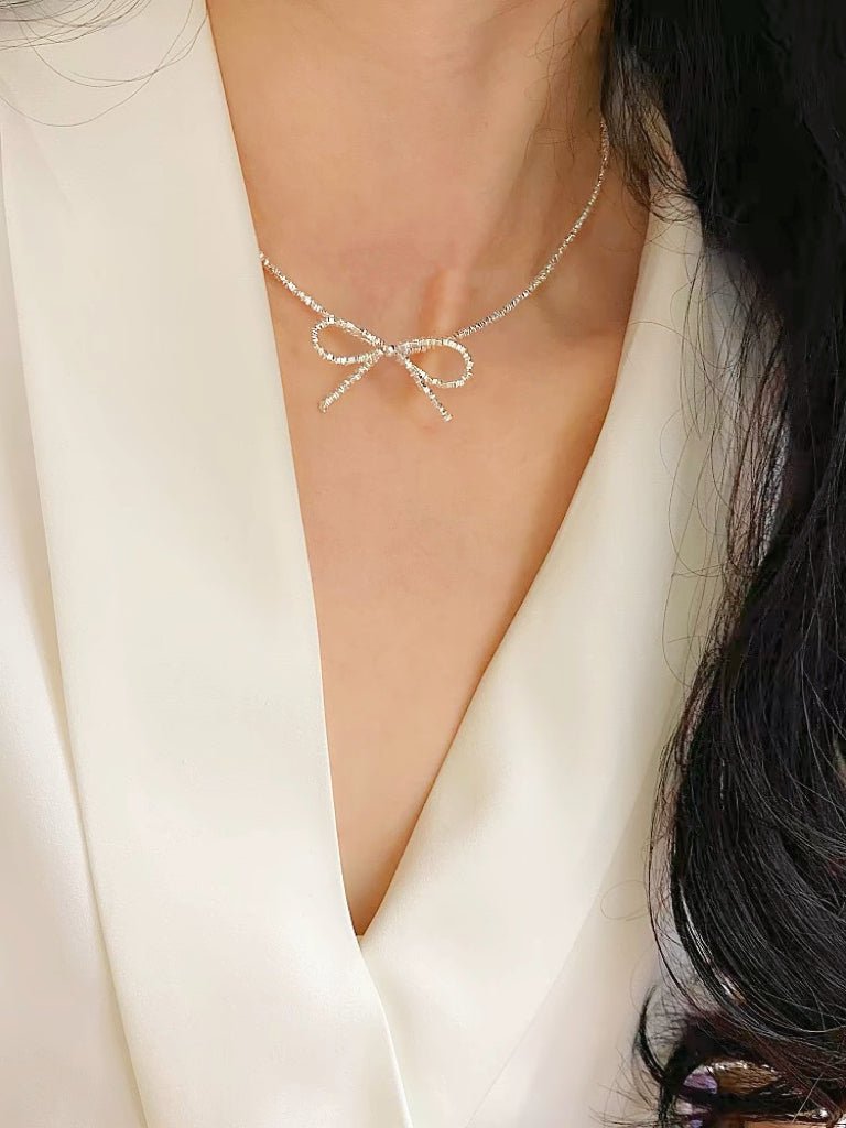 Collier Ras de Cou Noeud Papillon Argenté - Aurore Studio
