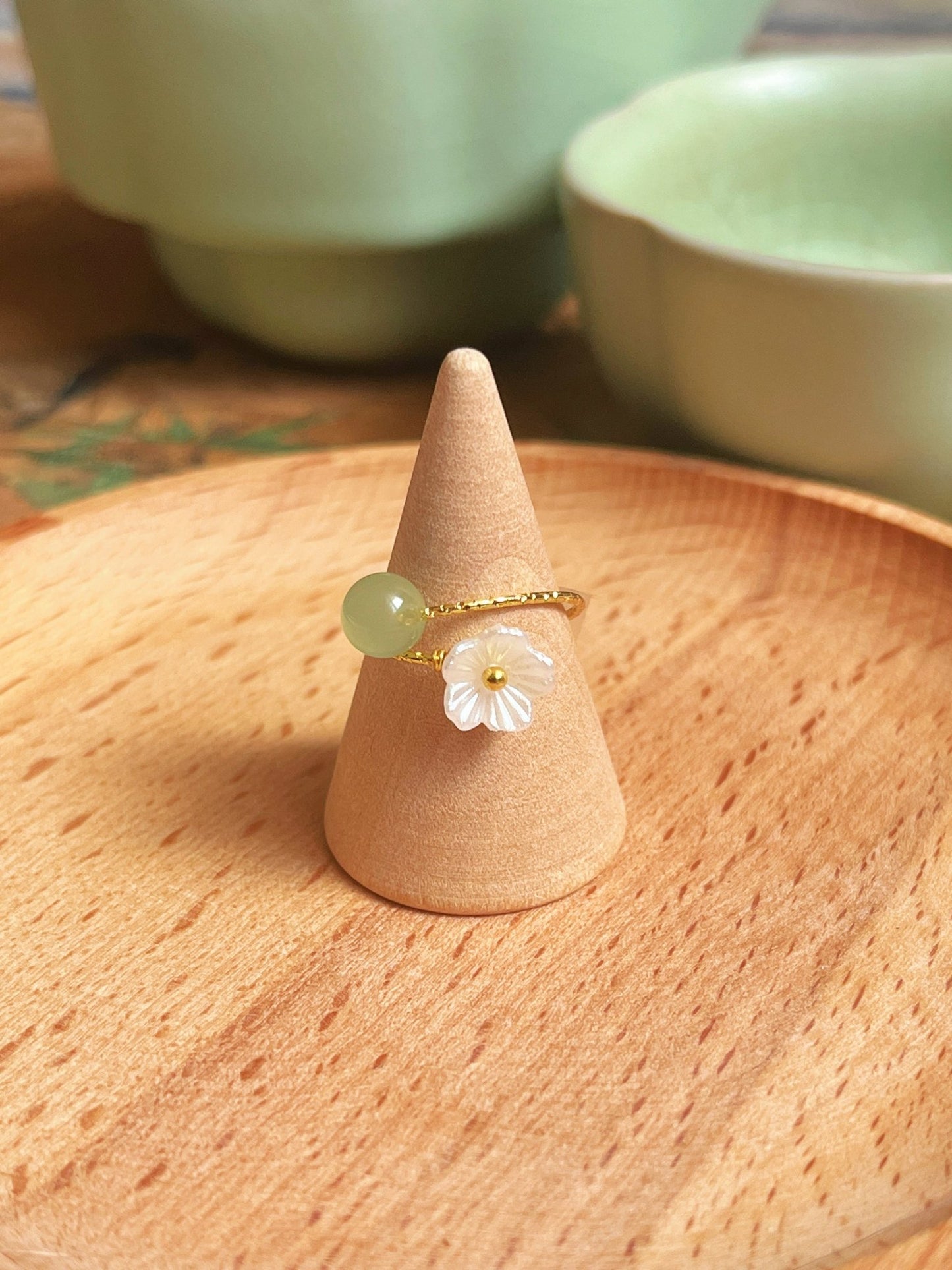 🌸 Bague Chinoise Ajustable Fleur de Cerisier et Imitation Jade de Hetian 🌿 - Aurore Studio