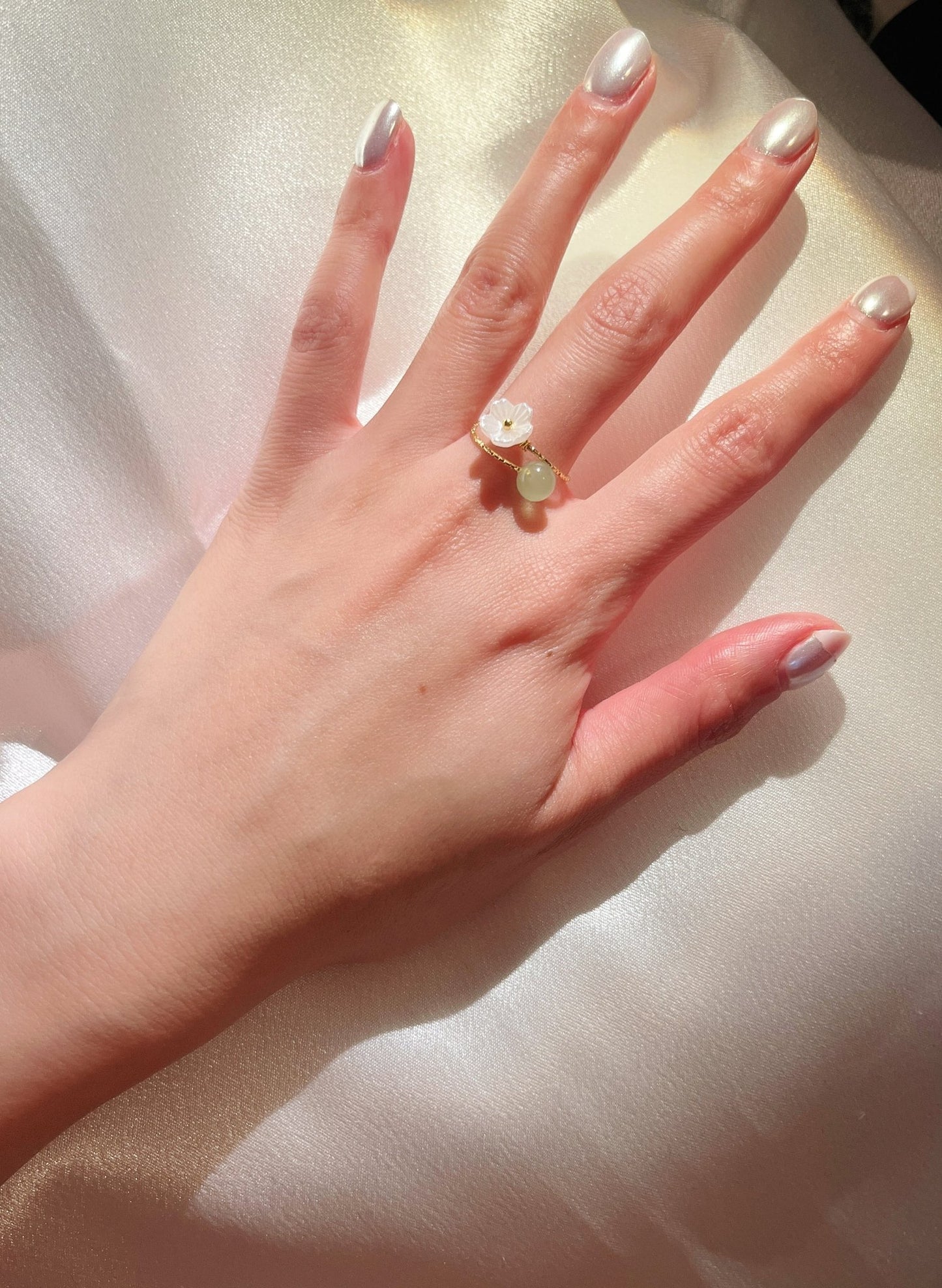 🌸 Bague Chinoise Ajustable Fleur de Cerisier et Imitation Jade de Hetian 🌿 - Aurore Studio