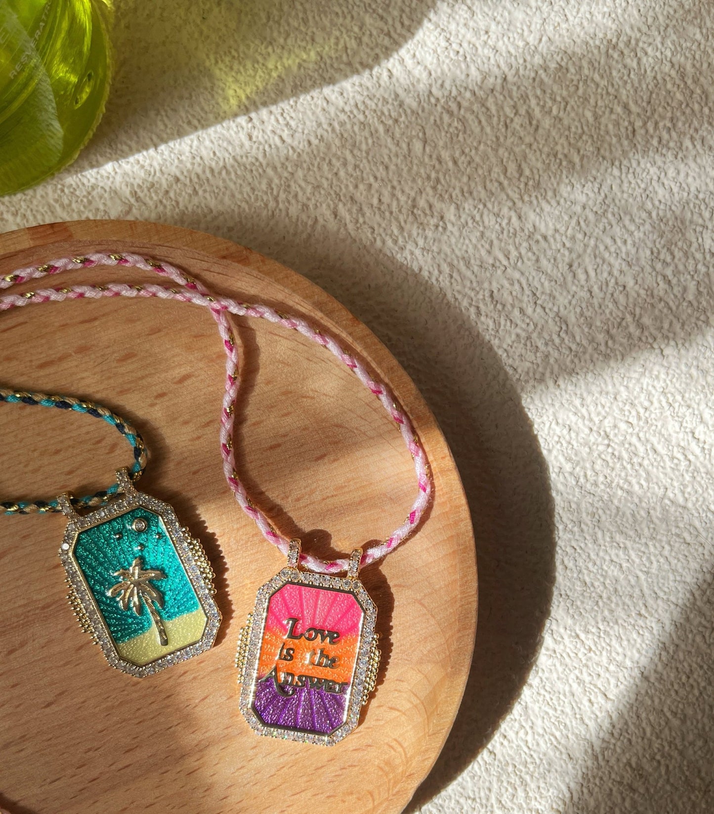 Collier amulette palmier ras de cou en cordon tressé ajustable - Aurore Studio