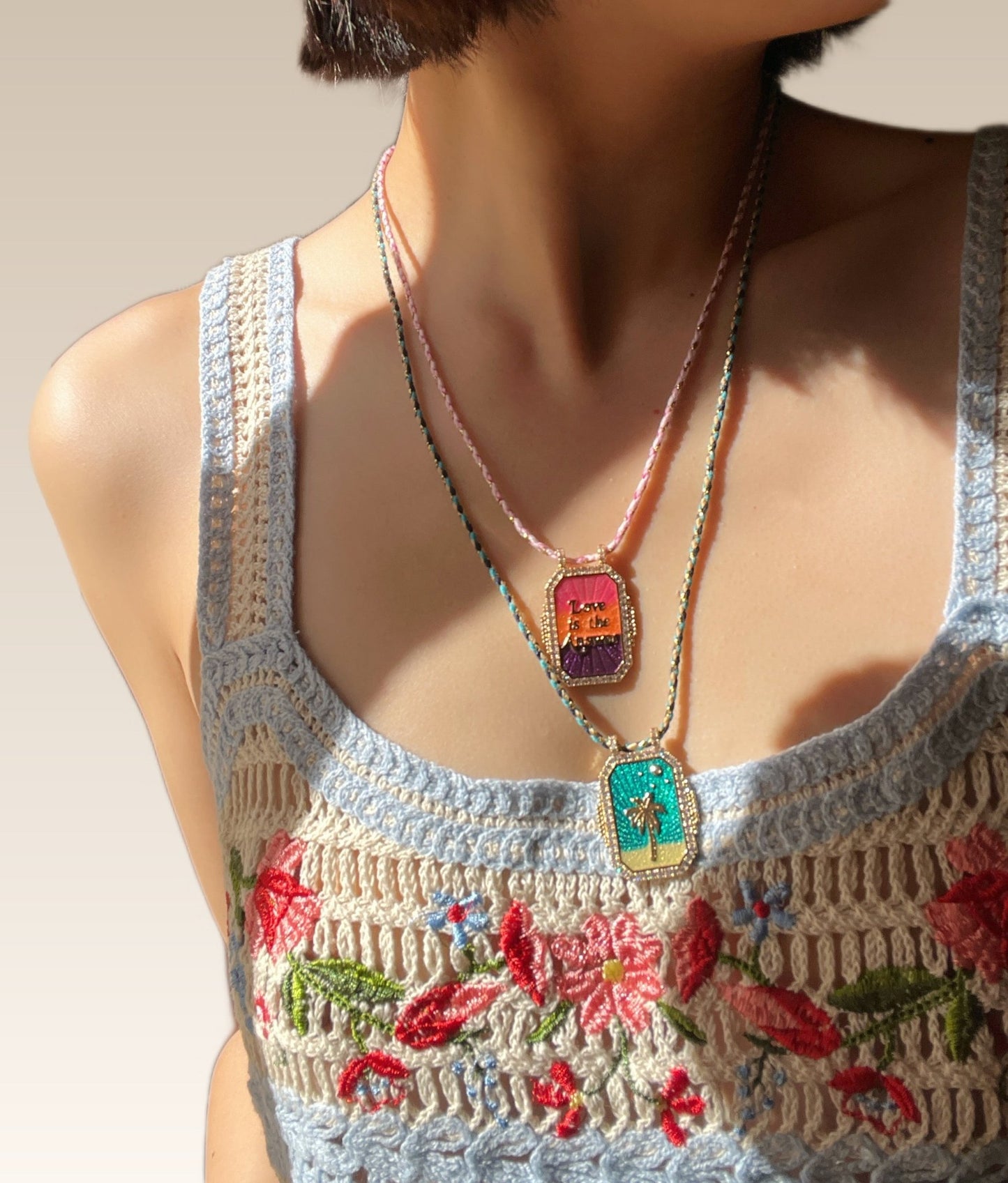 Collier amulette palmier ras de cou en cordon tressé ajustable - Aurore Studio