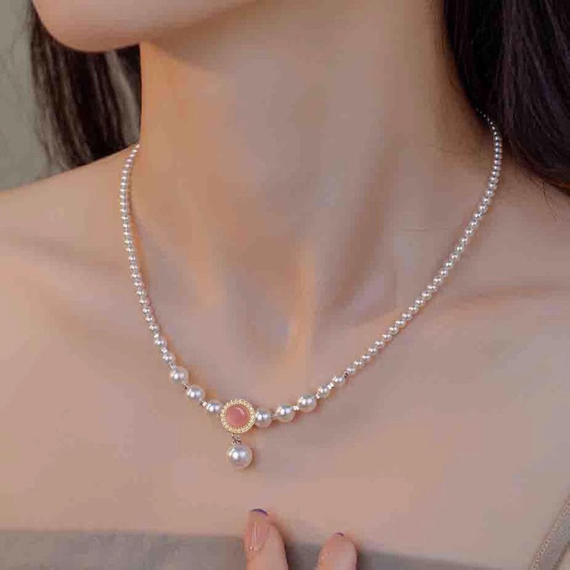 Collier Rose  avec pierre Oeil de Chat et perles Plaqué Or style baroque