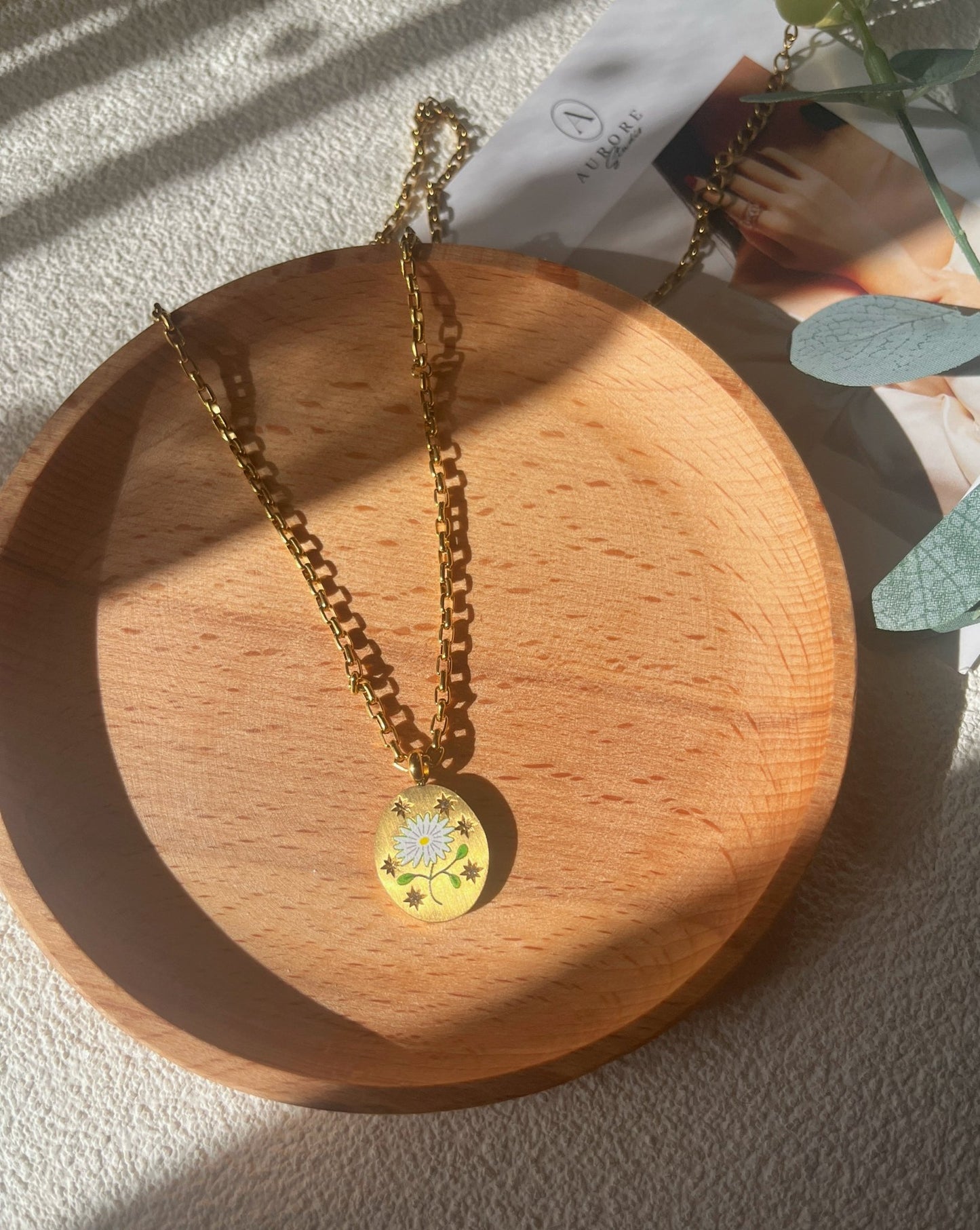 Collier Marguerite Blanche en Plaqué Or Minimalisme - Aurore Studio